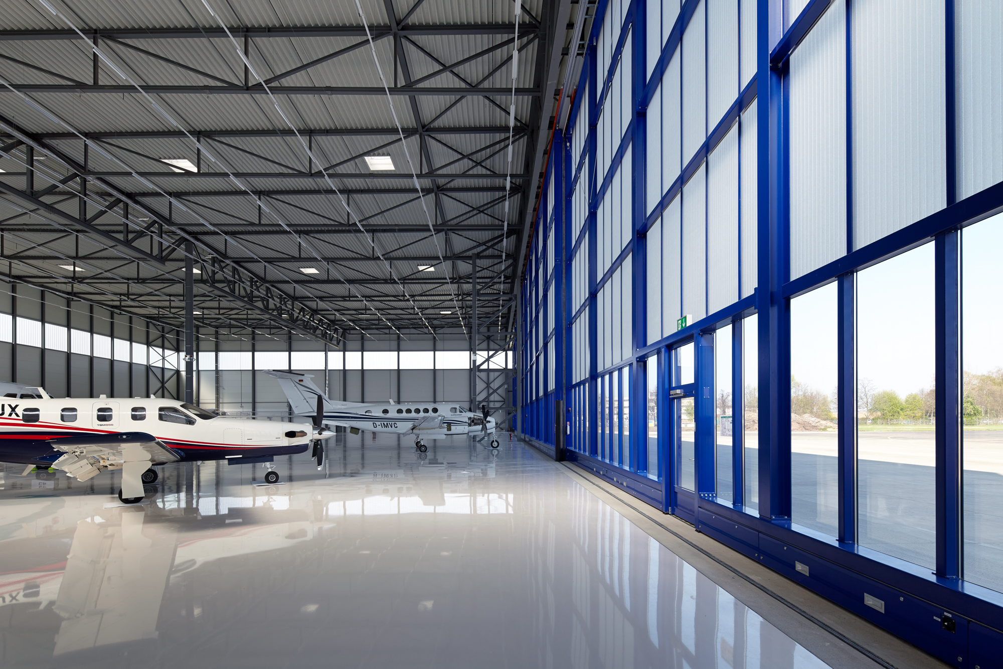RAS Flugzeughangar Mönchengladbach Industrie und Logistik